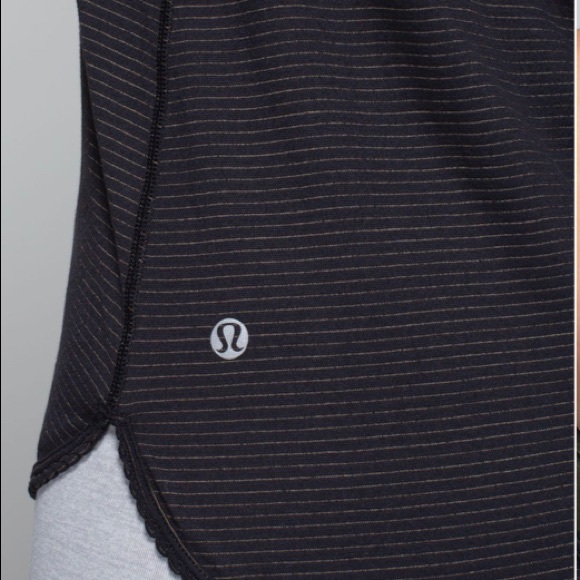 Lululemon 105 F Singlet (Seriously Light Luon) - Picture 6 of 9